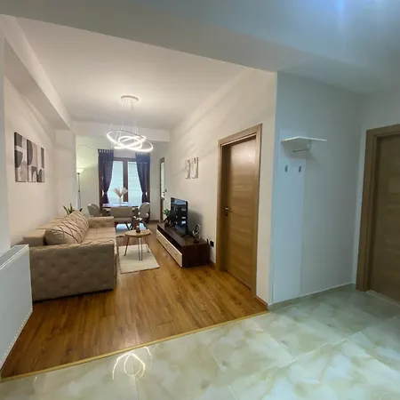 Luxury In With Parking Apartment