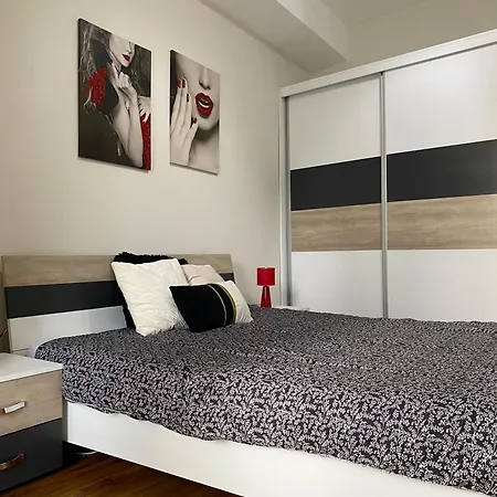 Luxury In With Parking Apartment Skopje